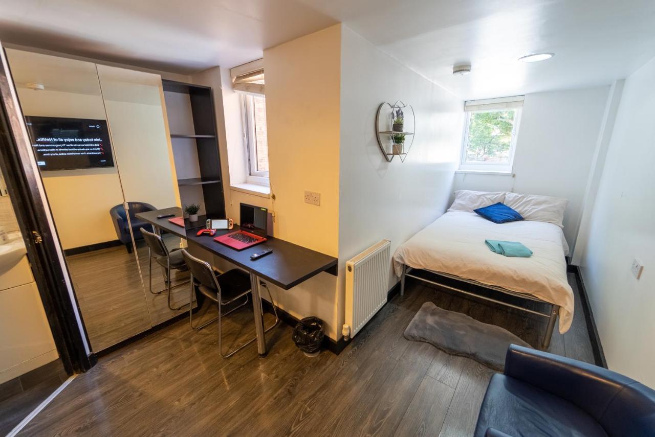 Stay Sa Equipped Studios Next To Uob And Qe! برمنغهام المظهر الخارجي الصورة